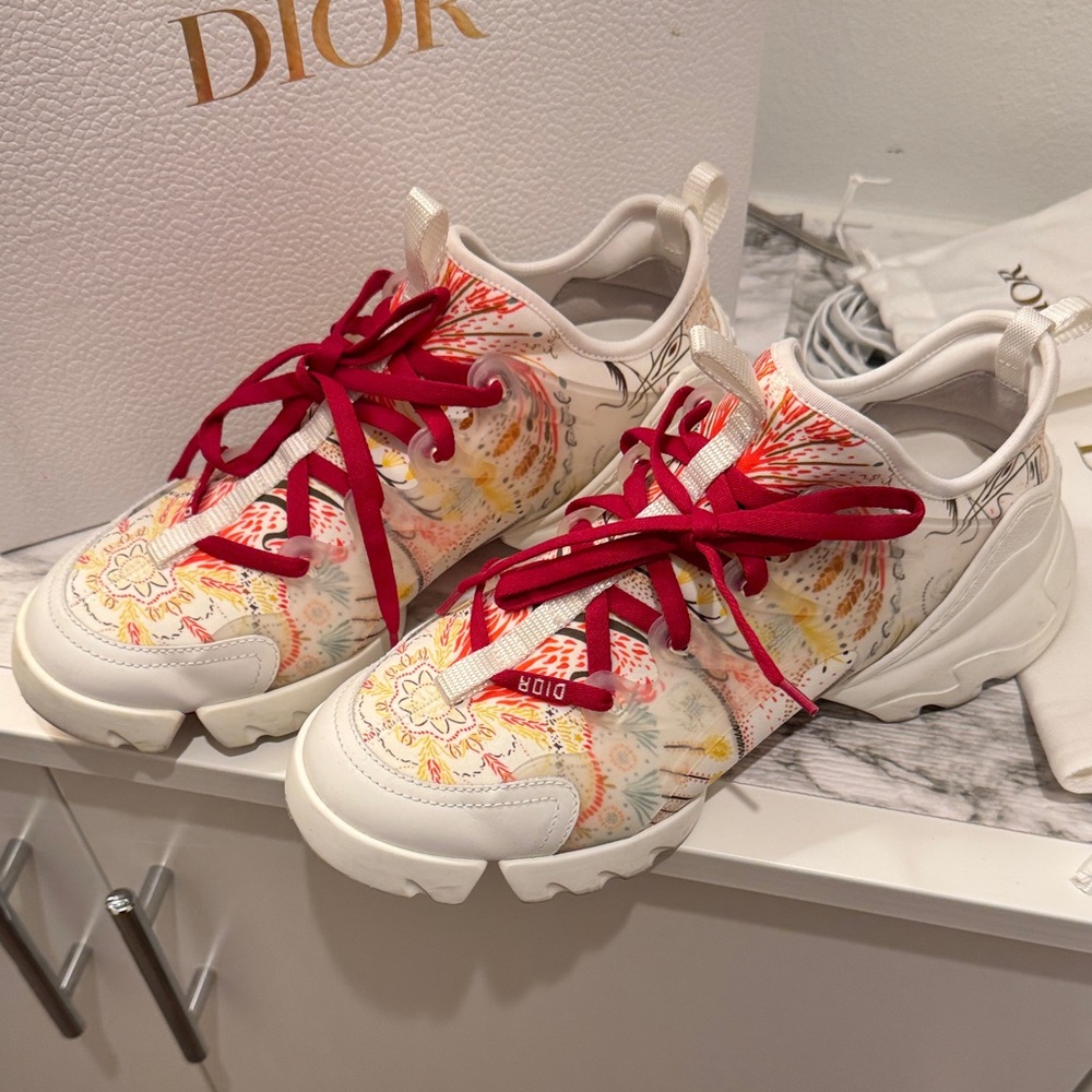 Dior White and Red Sneakers - Picture 2 of 14